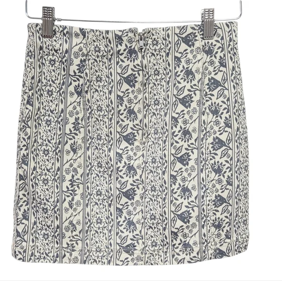 Free People Modern Femme Novelty Denim Mini Skirt Neutral Print Size 2 - Picture 3 of 7